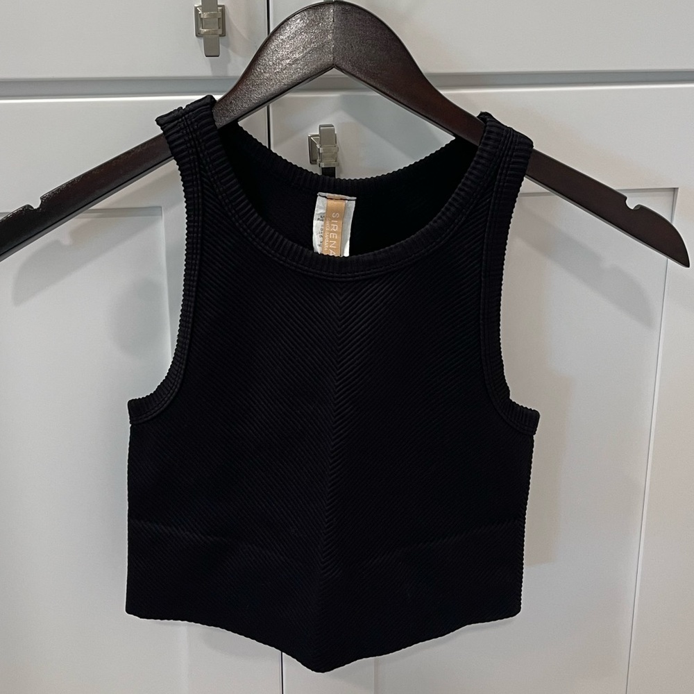 Nikibiki Chevron crop top